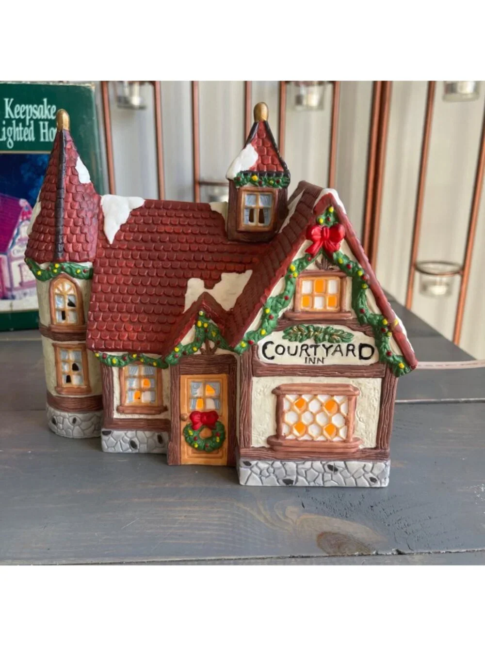 Vintage 1993 Dicken’s Keepsake Courtyard Inn O’Well Christmas Village Porcelain